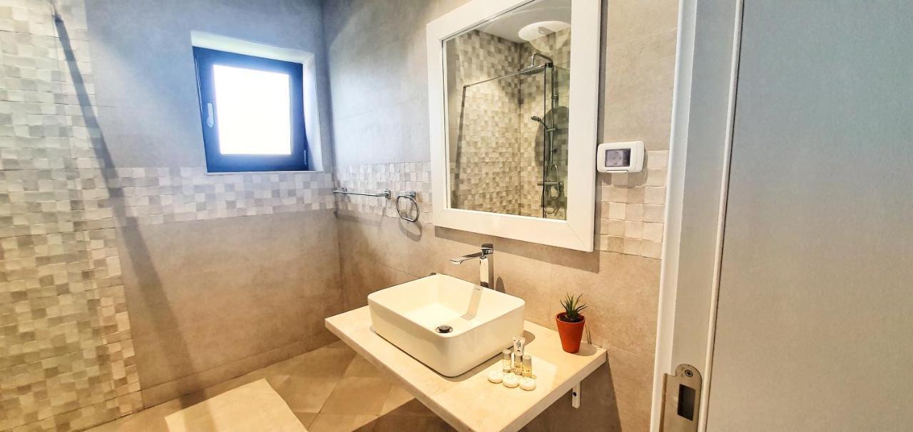 Casa Cochilia - Camera Privata In Localitatea Tuzla Ngoại thất bức ảnh